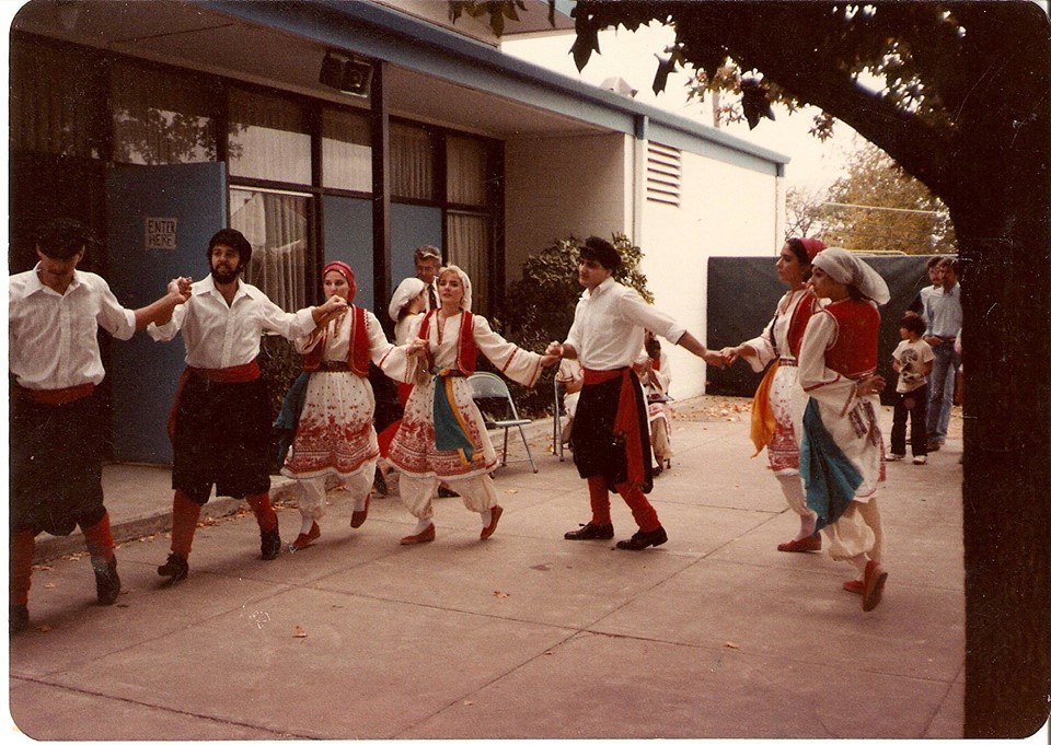 <span  class="uc_style_uc_tiles_grid_image_elementor_uc_items_attribute_title" style="color:#ffffff;">Flashback to the dancers of the 1980s</span>