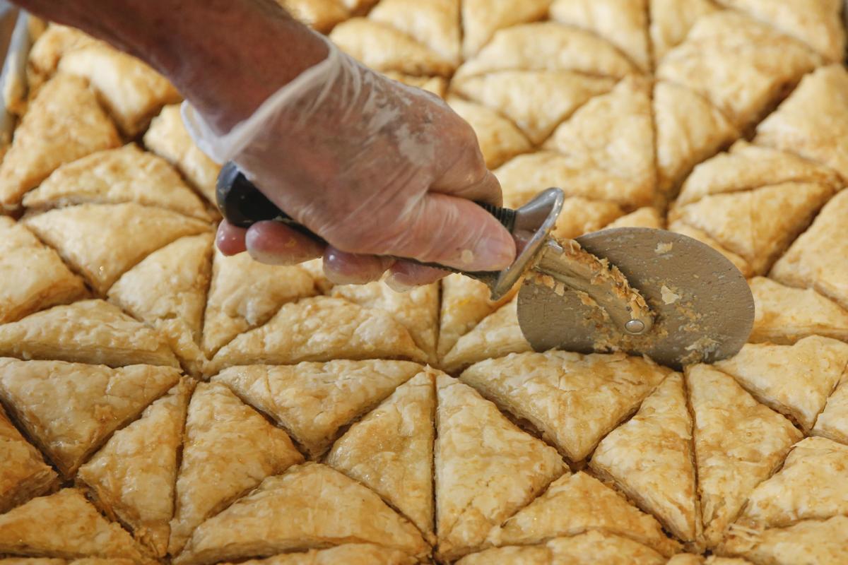 <span  class="uc_style_uc_tiles_grid_image_elementor_uc_items_attribute_title" style="color:#ffffff;">tbt18baklava</span>